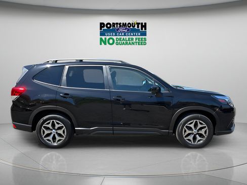 Used 2023 Subaru Forester Premium AWD/4WD image 6