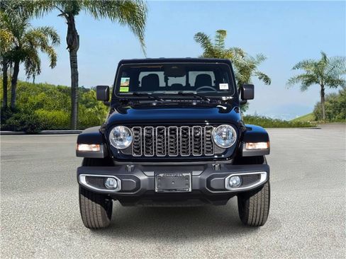 New 2026 Jeep Gladiator Sport image 3