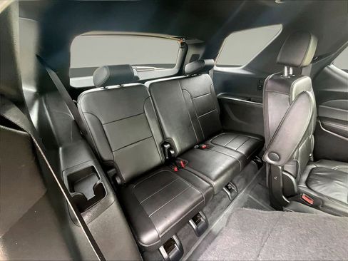 Used 2023 Chevrolet Traverse LT w/ LT Premium Package AWD/4WD image 25