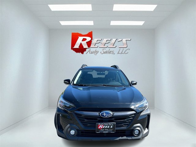 Used 2023 Subaru Outback Premium AWD/4WD image 2