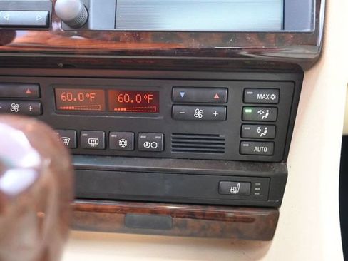 Used 2001 BMW 740i RWD image 24