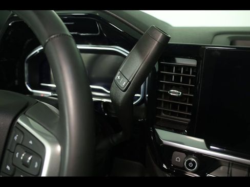 Used 2023 Chevrolet Silverado 1500 LT image 30