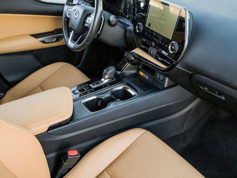 Used 2023 Lexus NX 250 FWD w/ Premium Package image 19