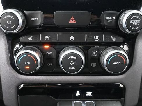 Used 2023 RAM 1500 Laramie AWD/4WD image 23