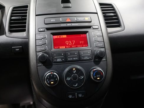 Used 2013 Kia Soul + FWD image 23