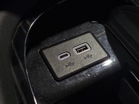 Used 2024 Cadillac Escalade Sport AWD/4WD image 29