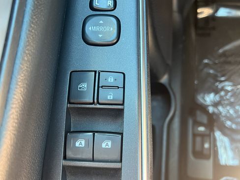 Used 2016 Toyota Camry LE FWD image 15