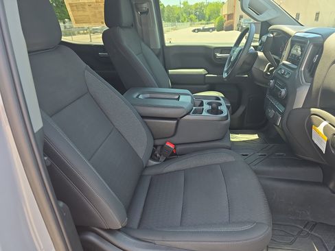 Used 2024 Chevrolet Silverado 1500 Custom AWD/4WD image 10