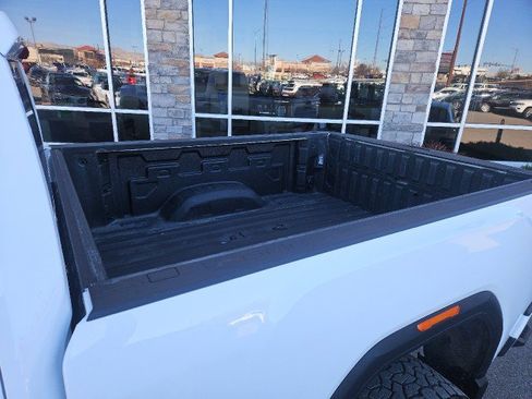 Used 2022 GMC Sierra 2500 AT4 image 24