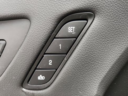 Used 2019 Buick Envision Essence image 9