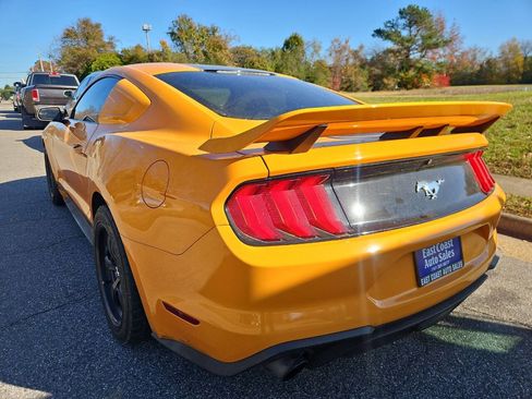 Used 2018 Ford Mustang Premium image 4