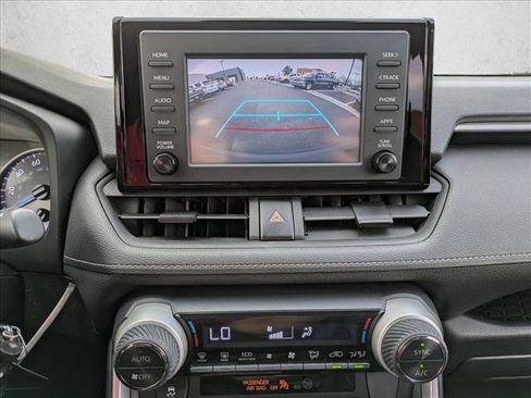 Used 2019 Toyota RAV4 LE image 15