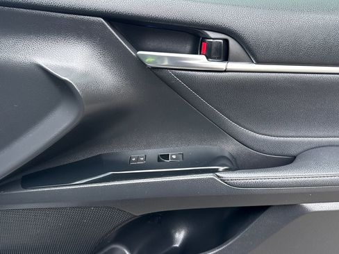 Used 2018 Toyota Camry XSE image 21