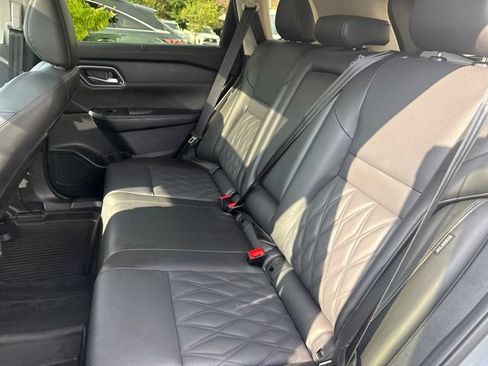 Used 2024 Nissan Rogue Platinum w/ Platinum Premium Package AWD/4WD image 11