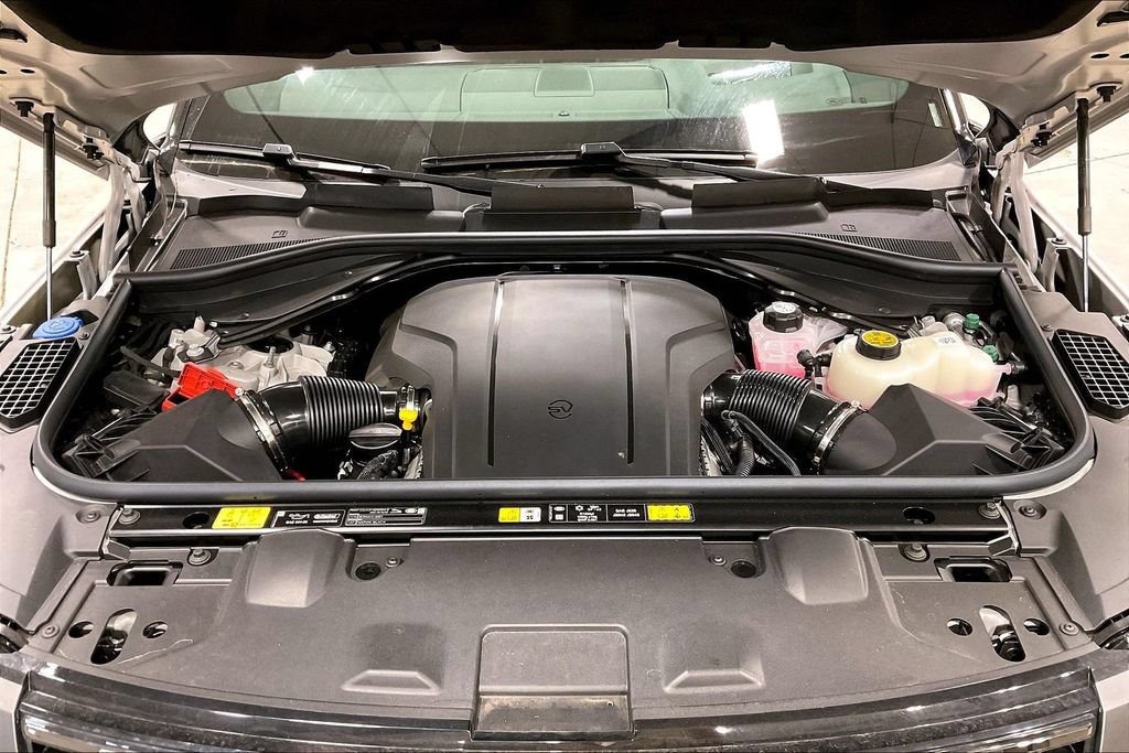 New 2026 Land Rover Range Rover SV AWD/4WD image 12