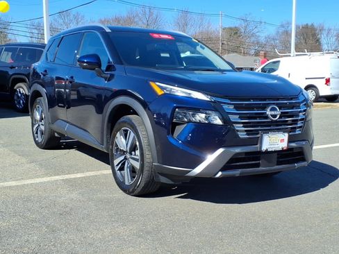 Certified 2026 Nissan Rogue SL AWD/4WD image 3