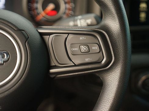 Used 2025 Jeep Wrangler Sport AWD/4WD image 19