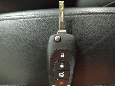 Used 2019 Chevrolet Cruze LS w/ LS Convenience Package FWD image 32