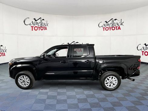 Used 2025 Toyota Tacoma SR5 image 4