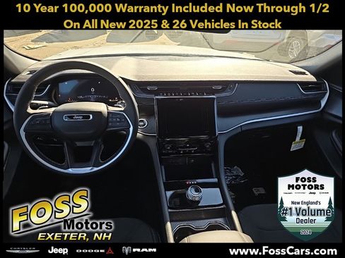 New 2025 Jeep Grand Cherokee L Laredo image 18