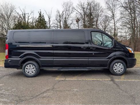 Used 2019 Ford Transit 350 XLT image 4