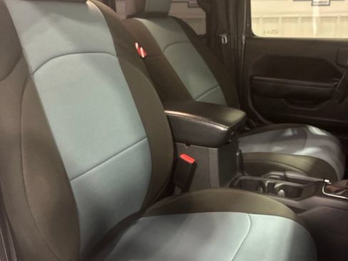 Used 2023 Jeep Gladiator Mojave w/ Cold Weather Group AWD/4WD image 42