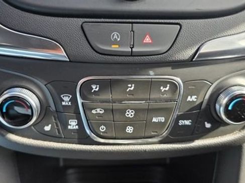 Used 2024 Chevrolet Equinox LT image 21