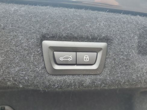 Used 2024 BMW i5 eDrive40i RWD image 10