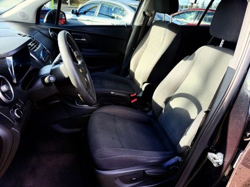Used 2015 Chevrolet Trax LS image 10