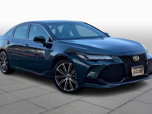 Used 2019 Toyota Avalon XSE w/ All Weather Liner Package FWD image 2