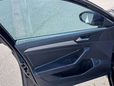 Used 2019 Volkswagen Jetta S image 9