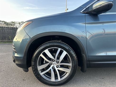 Used 2018 Honda Pilot Touring image 18