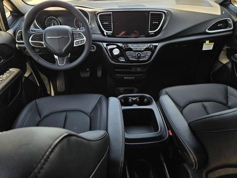 New 2026 Chrysler Voyager LX FWD image 11