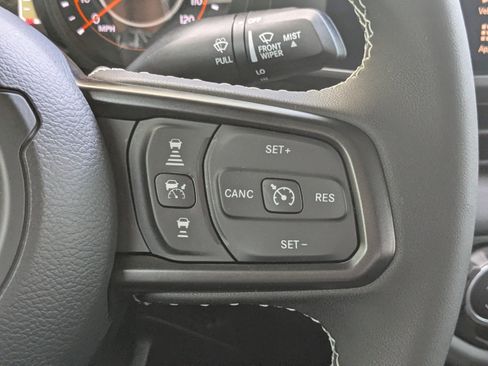 Used 2025 Jeep Gladiator Mojave image 24