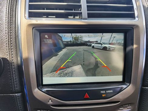Used 2015 Lincoln MKX FWD w/ Equipment Group 101A image 25