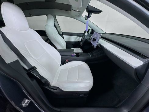 Used 2022 Tesla Model Y Long Range AWD/4WD image 34