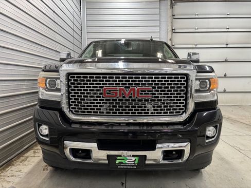 Used 2016 GMC Sierra 2500 Denali w/ Duramax Plus Package image 17