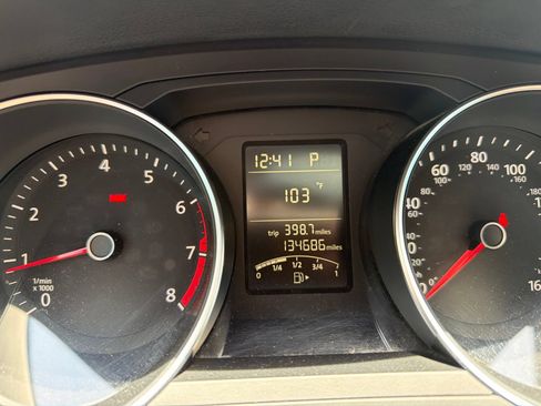 Used 2015 Volkswagen Jetta SE FWD image 9