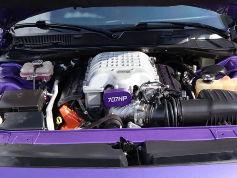 Used 2016 Dodge Challenger SRT Hellcat RWD image 40