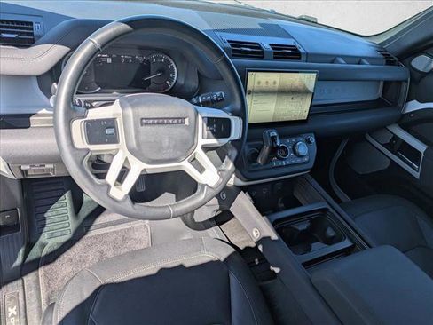 Certified 2023 Land Rover Defender 130 X-Dynamic SE image 10