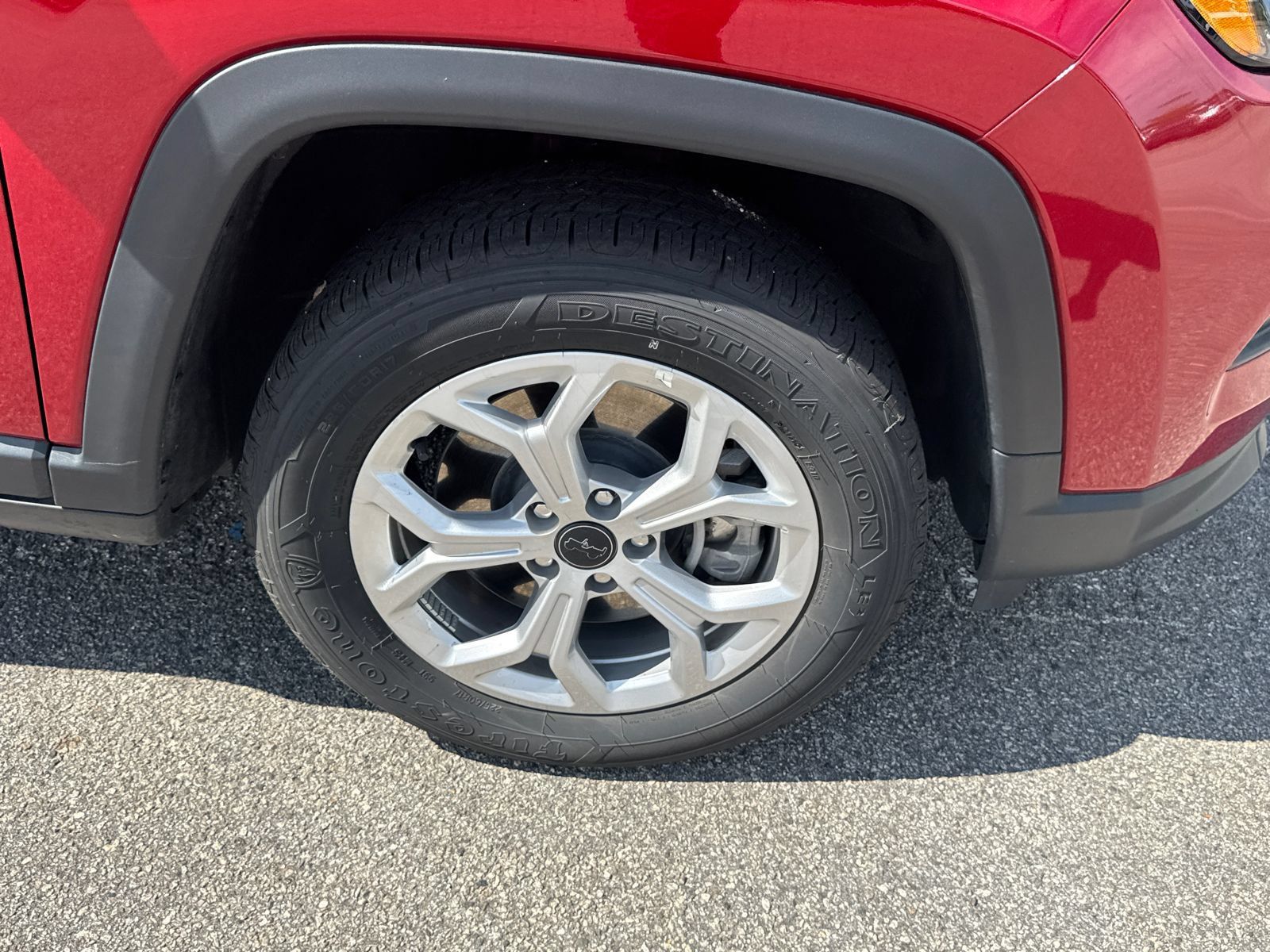 Used 2025 Jeep Compass Latitude AWD/4WD image 12