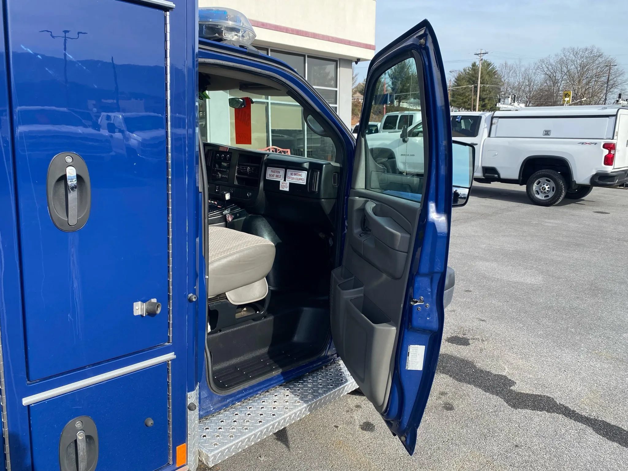 Used 2013 Chevrolet Express 3500 w/ Ambulance Package RWD image 21