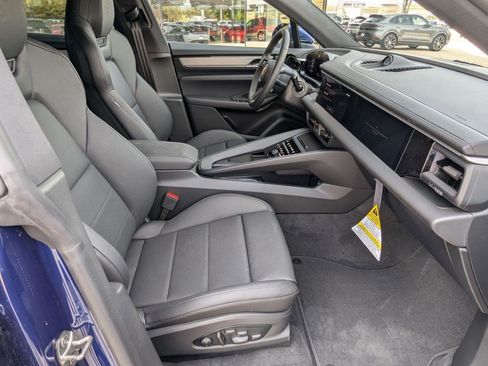 New 2025 Porsche Macan 4S Electric image 25