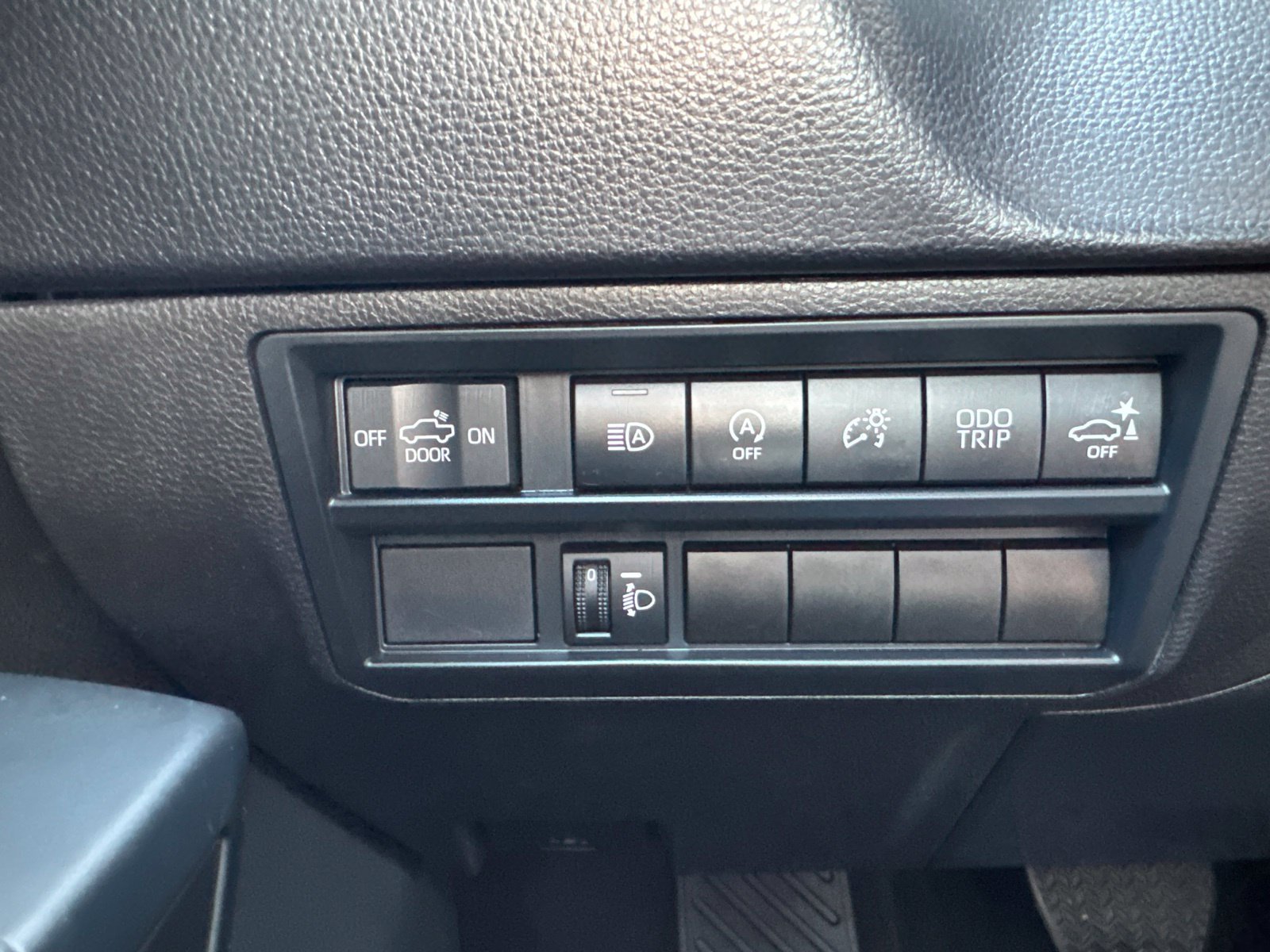 Used 2024 Toyota Tundra SR5 w/ SR5 Convenience Package AWD/4WD image 24