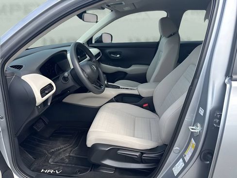 Used 2025 Honda HR-V LX image 9