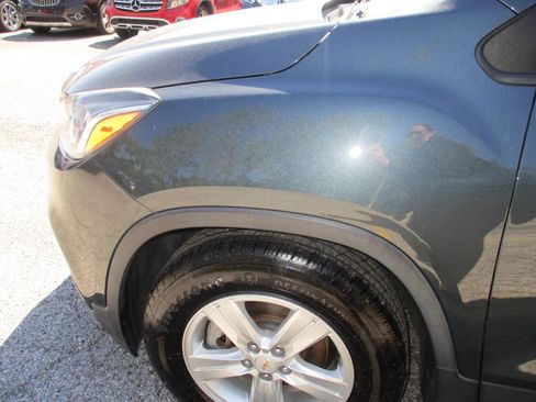 Used 2021 Chevrolet Trax LS FWD image 13
