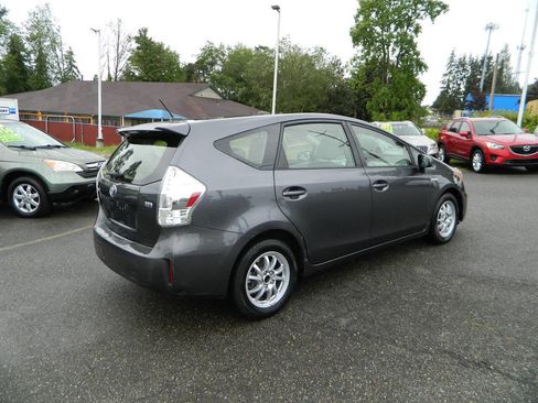 Used 2013 Toyota Prius V Three FWD image 8
