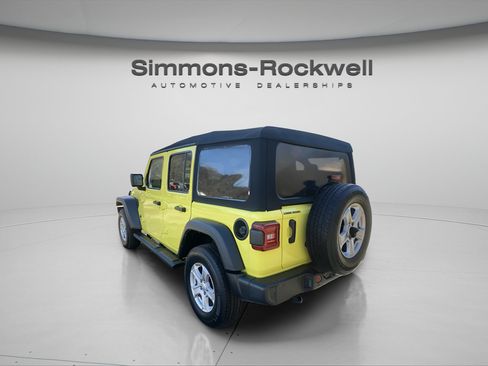 Used 2022 Jeep Wrangler Unlimited Sport AWD/4WD image 3
