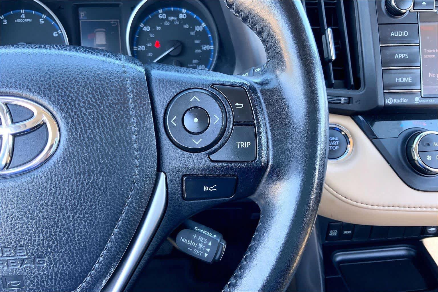 Used 2018 Toyota RAV4 XLE FWD image 24
