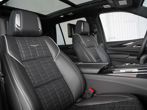 Used 2023 Cadillac Escalade V AWD/4WD image 31